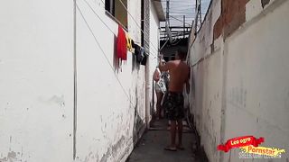 COMI O CU DA EMPREGADA NO QUINTAL E GOZEI NA BOCA DELA.