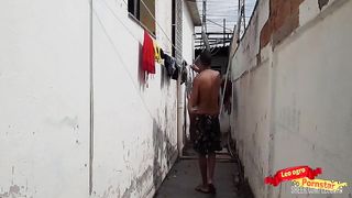 COMI O CU DA EMPREGADA NO QUINTAL E GOZEI NA BOCA DELA.