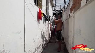 COMI O CU DA EMPREGADA NO QUINTAL E GOZEI NA BOCA DELA.
