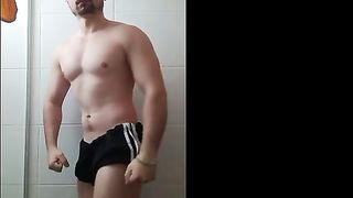 Olha o que o Saymon tava fazendo no banho pra comer meu cu gostoso