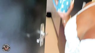 MEU VIZINHO ME PEDIU UMA XICARA DE ACUCAR E EU FIZ ELE COMER MEU CUZINHO DOCE NO PELO / COMPLETO NO RED