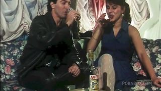 2 vintage scenes: a good fuck with a milf and a dp for a hairy pussy