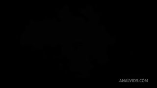 NAMORADA PEITUDA SE MASTURBA DE TESAO - BUSTY GIRLFRIEND MASTURBATES IN-THE-ASS