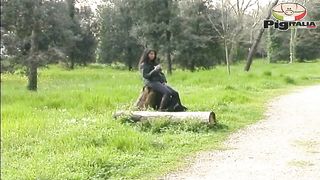 Laura Perego is a teen who starts dating her teacher for repetitions in an exchange of unbridled sex
