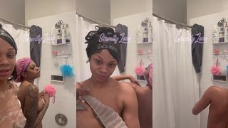 LESBIAN SHOWER TIME