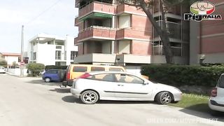 A morbid story with the hot Angela Gritti facing a very exciting sexual anal audition filmed up close