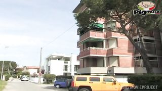 A morbid story with the hot Angela Gritti facing a very exciting sexual anal audition filmed up close