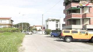 A morbid story with the hot Angela Gritti facing a very exciting sexual anal audition filmed up close