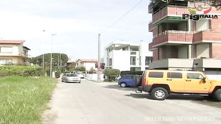 A morbid story with the hot Angela Gritti facing a very exciting sexual anal audition filmed up close