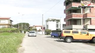 A morbid story with the hot Angela Gritti facing a very exciting sexual anal audition filmed up close