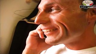 I watch and resume without letting me see my parents fucking on the sofa without noticing my presence