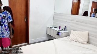 Bastidores da primeira vez no porno da safada viciada em sexo anal