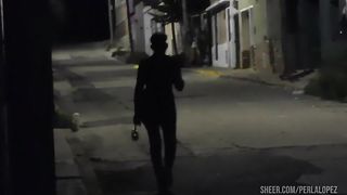 la puta embarazada viene de su trabajo a disfrutar de la pija de su macho en el culo