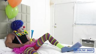 Kinko the Clown has a pee party with lil Amy