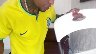 Contratei uma magrinha do job ela fode muito gostoso fiz ela da ate o cuzinho