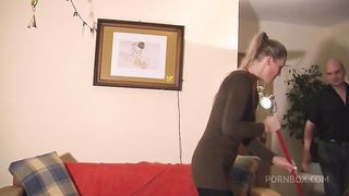 Blonde slut squirting