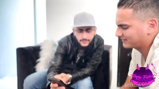 Me cojo al amigo de mi esposo, MIENTRAS EL DUERME..