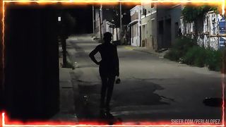una puta que le encanta que se la metan en el culo y no dejen de cojerselo , hace que su macho no pare de acabarle adentro del culo