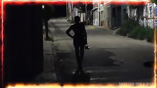 una puta que le encanta que se la metan en el culo y no dejen de cojerselo , hace que su macho no pare de acabarle adentro del culo