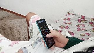 Tia Milf chama Sobrinho novinho para ensinar novo prazer e ele goza gostoso