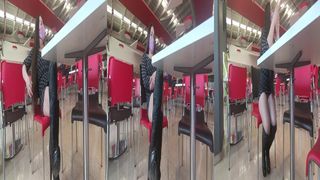 Le Doy dinero Por Exhibirse En El Centro Comercial A Mi Secretaria