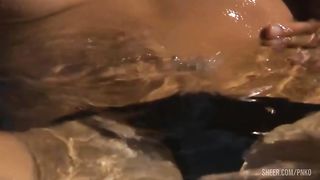 The sensual Claudia is having a hot bath !