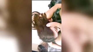 CHICA TRANS ME LA CHUPA Y ME SACA LA LECHE MUY CALIENTE