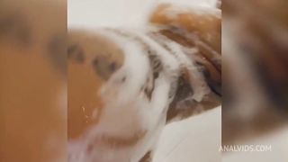 Pretty Royalty fat pussy!!