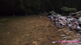 Conheci essa novinha gostosa na cachoeira, levei pra casa e gozei dentro do cuzinho