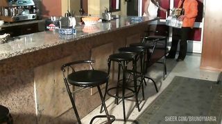 Mi Novio No Me Folla. Estoy muy caliente y me voy a Follar al Repartidor que trae la mercancia a mi Trabajo