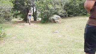 Loira foi fazer a trilha e fodeu com dois