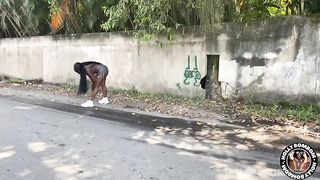 DEPOIS DA MINHA CORRIDA MATINAL, EU SENTEI PRA UM DESCONHECIDO