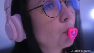 Lewd man fucks in ass his wife's, and she gets cum in mouth.