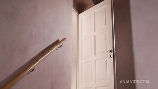 Busty milf Suzie Sun gets inner massage