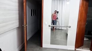 Bastidores da gravacao da novinha Karina Mello dando cu e buceta pros amigos no motel