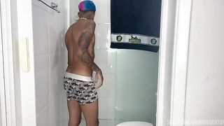 Comendo amiga da minha amiga magrinha na casa dela sem a minha namorada ficar sabendo isso nao e chifre so diversao