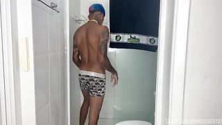 Comendo amiga da minha amiga magrinha na casa dela sem a minha namorada ficar sabendo isso nao e chifre so diversao