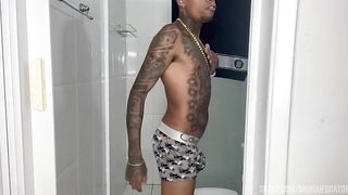 Comendo amiga da minha amiga magrinha na casa dela sem a minha namorada ficar sabendo isso nao e chifre so diversao