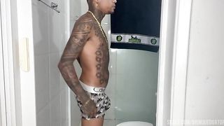 Comendo amiga da minha amiga magrinha na casa dela sem a minha namorada ficar sabendo isso nao e chifre so diversao