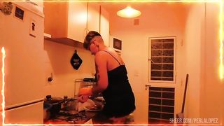 ME LLENAN EL CULO DE LECHE HASTA QUE ME SALE LA LECHE PARA AFUERA QUIERO SER AMA DE CASA PERO NO PUEDO SOY PUTA NO PUEDO DEJAR DE SER PUTA