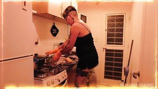 ME LLENAN EL CULO DE LECHE HASTA QUE ME SALE LA LECHE PARA AFUERA QUIERO SER AMA DE CASA PERO NO PUEDO SOY PUTA NO PUEDO DEJAR DE SER PUTA