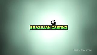 BEATRIZ LEMOS DANDO O BUCETAO PARA CAPOEIRA E GOZANDO GOSTOSO NA PICA DELE.