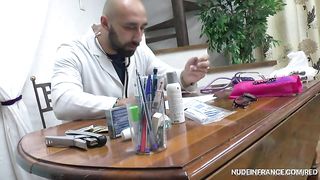 NiF HD - Pauline at Gyneco