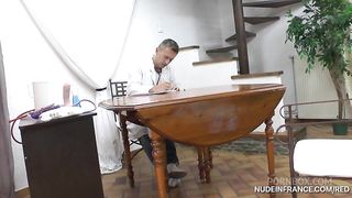 NiF HD - Caro at the Gyneco