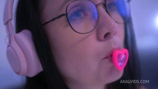 Prurient man anal fuck his MILF's, and she gets facial.