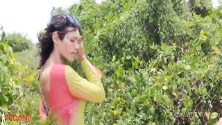 Fodendo muito com minha amiga e varios rapazes na praia.