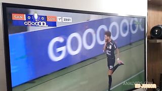 A SANTISTA MA SANTOS VAI ASSISTIR AO JOGO NA CASADO DO CORINTHIANO ED JUNIOR E DAR O CU PRA ELE SEM CAMISINHA