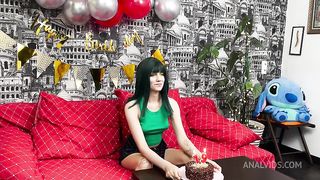 Backstage anal sex for 19 year old birthday girl - big gabe - deep throat