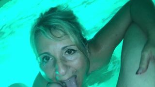 Luna wants to get fucked in the club's SPA in front of people