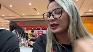 Conheci o gostoso no shopping e veja no que deu